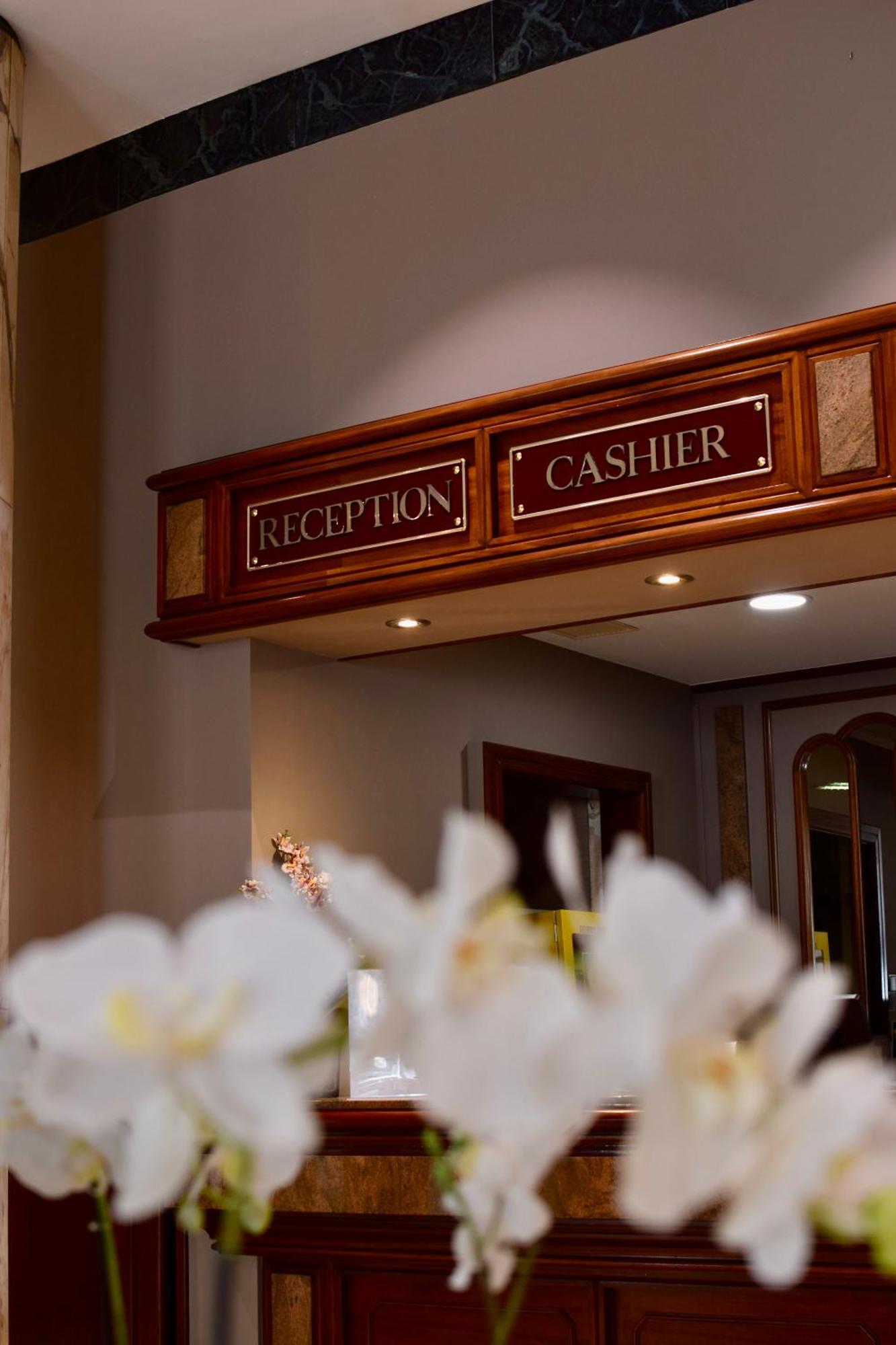 Bedford Hotel Брюссель Екстер'єр фото